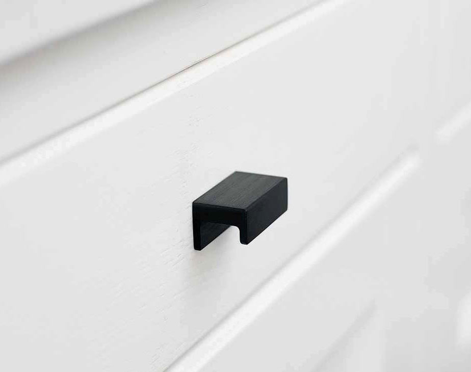 Bouton de tiroir noir minimaliste